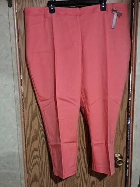 Apt. 9 Coral Pink Capri Pants Sz 20W